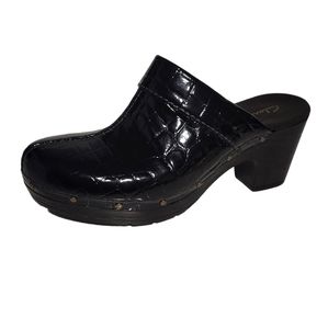 Clarks Women's Patent Black Leather Platform Mules Size 8M.